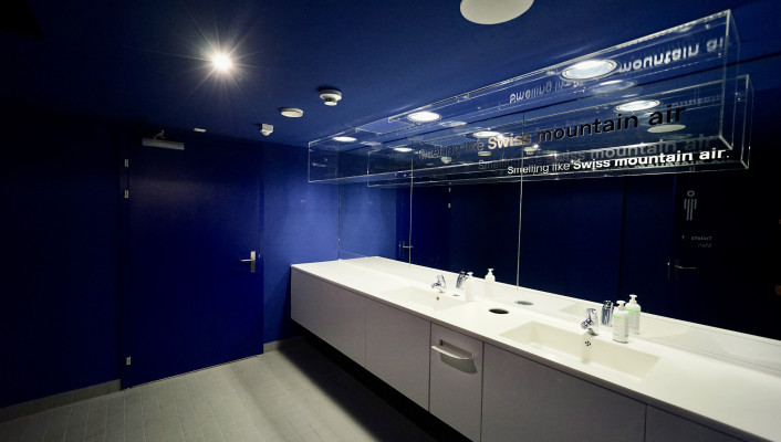 VIV09740 toilette blau ariv