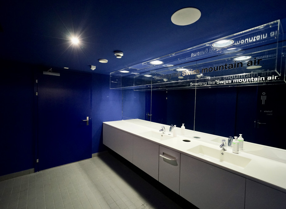 VIV09740 toilette blau ariv