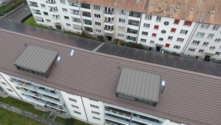 Dachsanierung Photovoltaikanlage_Wohngenossenschaft Ettinger Hof, Basel