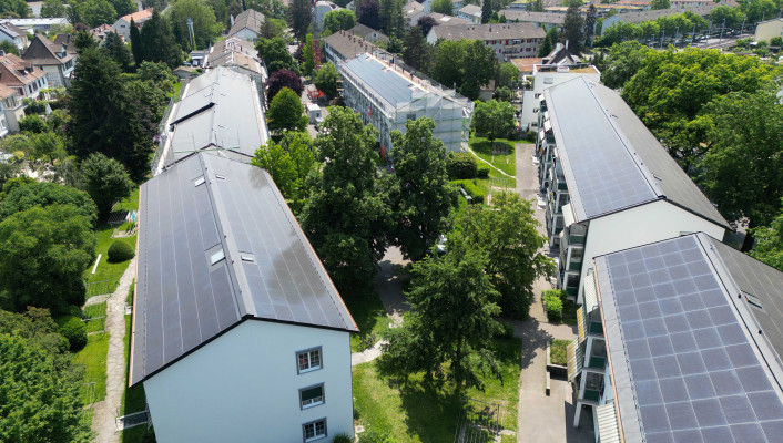 Photovoltaikanlage Dachsanierung _Wohngenossenschaft Niederholz, Riehen