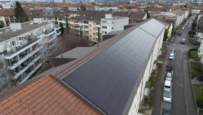 Dachsanierung Indach Photovoltaikanlage_Wohngenossenschaft Ettingerhof Basel